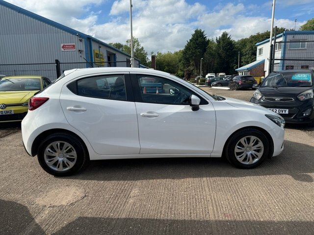 Mazda 2 1.5 Skyactiv-g Se Hatchback Euro YG17PSU White #2