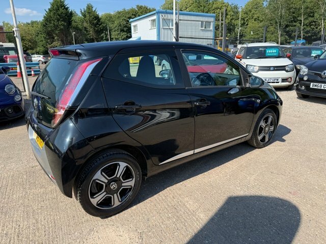 Toyota Aygo 1.0 Vvt-i X-clusiv Hatchback Eur Black #3