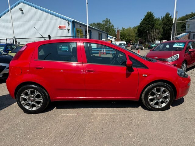 Fiat Punto 1.4 Easy Hatchback Euro 6 S S 77 B Red #2