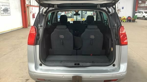 Peugeot 5008 E-hdi Active Grey #9