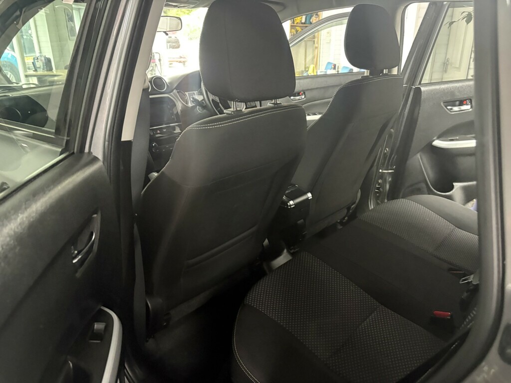 Suzuki Vitara 2018 68 Sz-t White #25