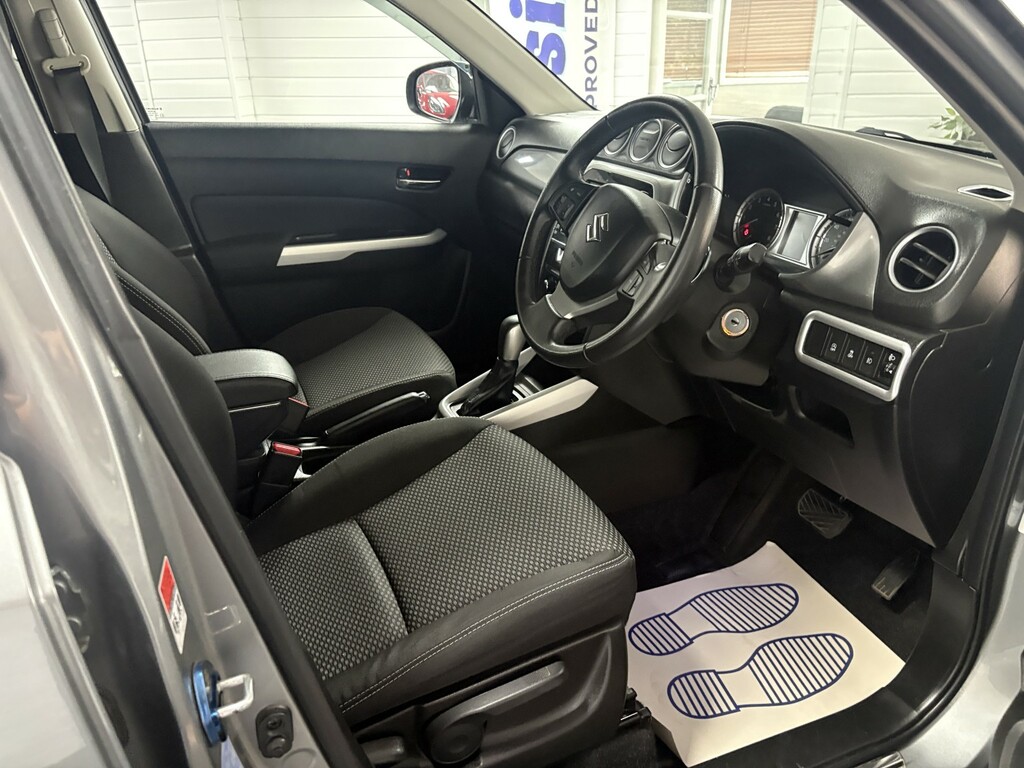 Suzuki Vitara 2018 68 Sz-t White #19