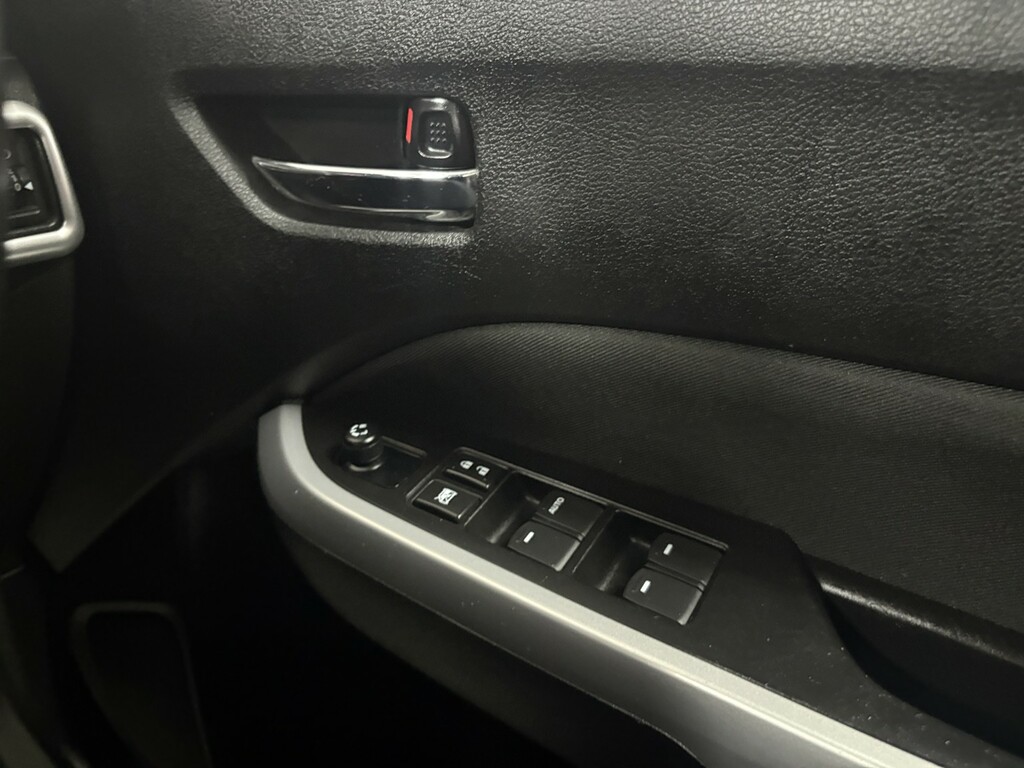 Suzuki Vitara 2018 68 Sz-t White #30