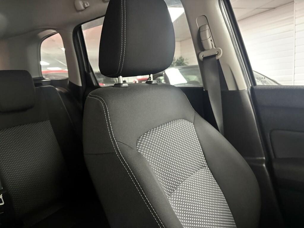 Suzuki Vitara 2018 68 Sz-t White #37