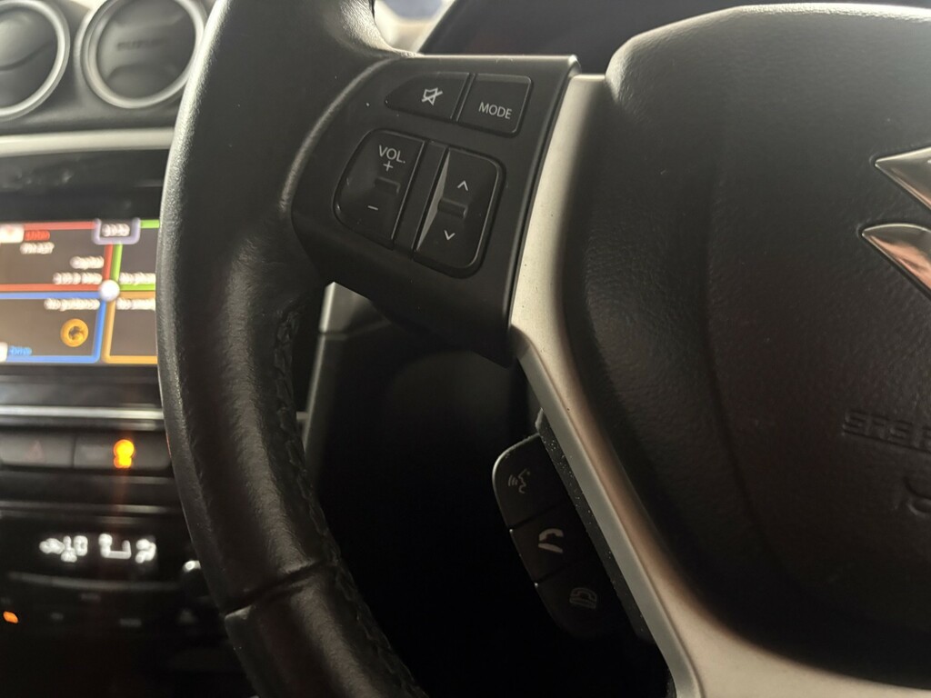 Suzuki Vitara 2018 68 Sz-t White #31