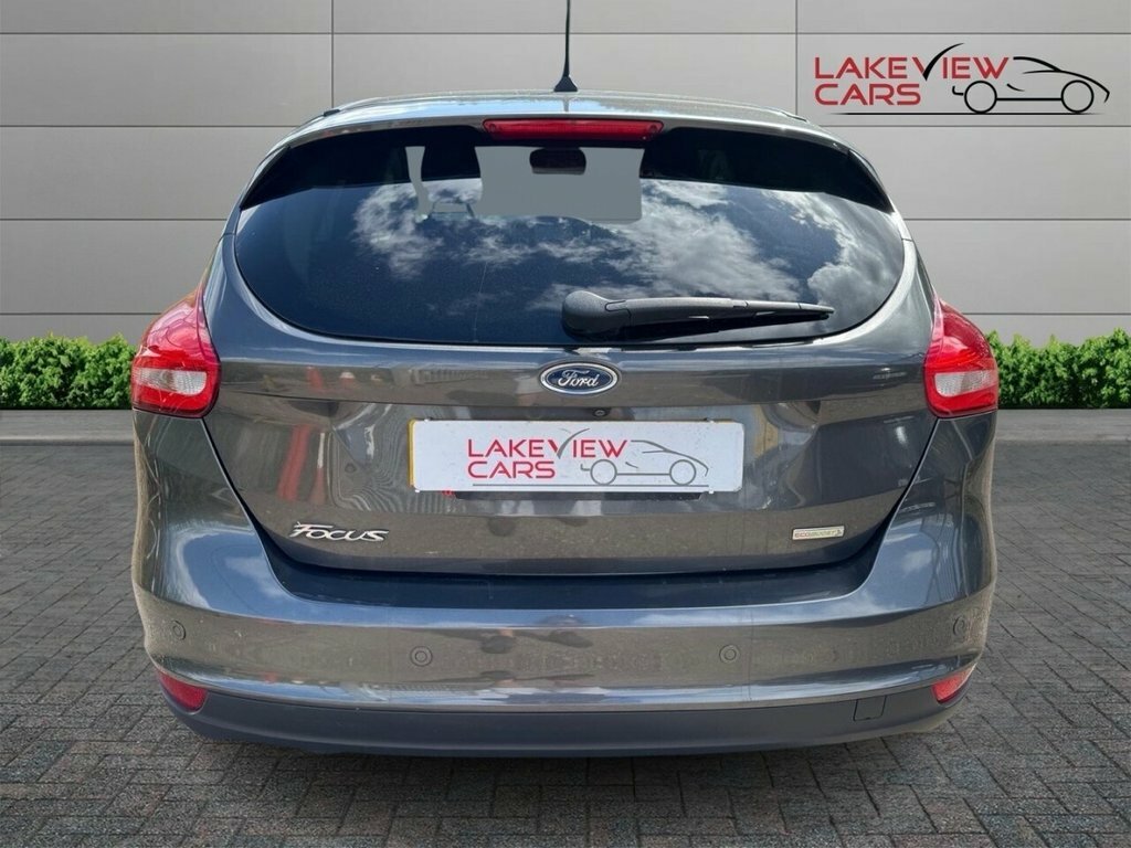 Ford Focus 1L Titanium X VK17DHV Grey #4