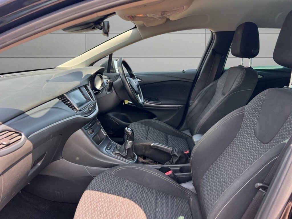 Vauxhall Astra 1.6L Tech Line Nav DV68VOD Black #3
