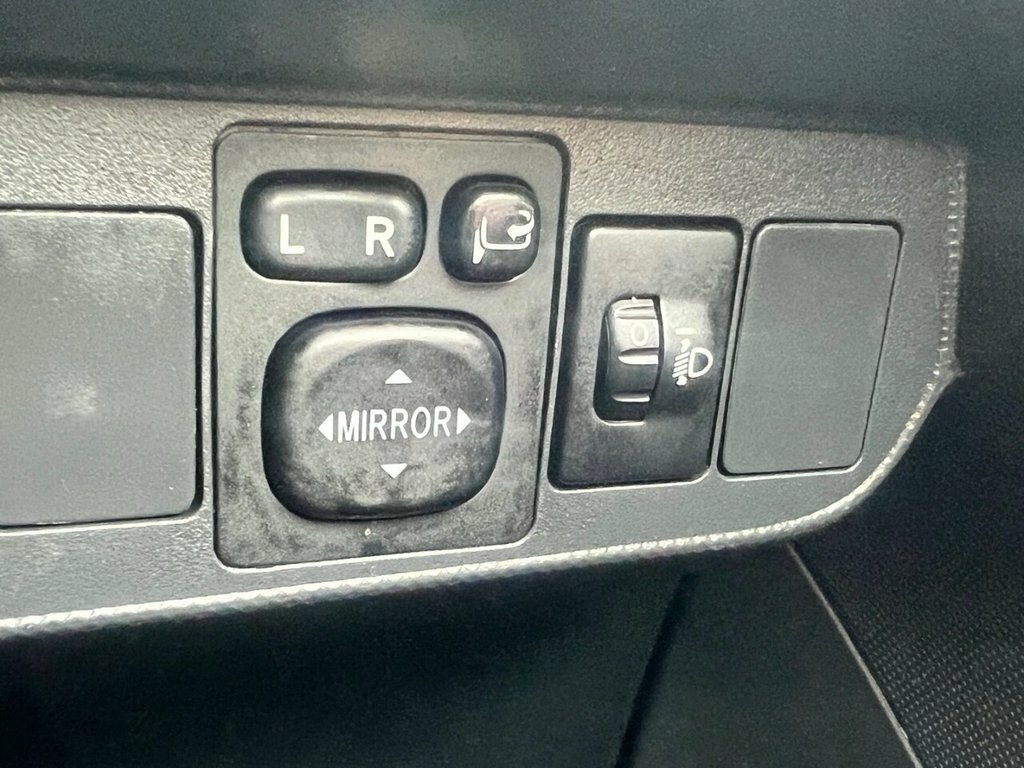 Toyota Auris Vvt-i Edition 5-Door Silver #22