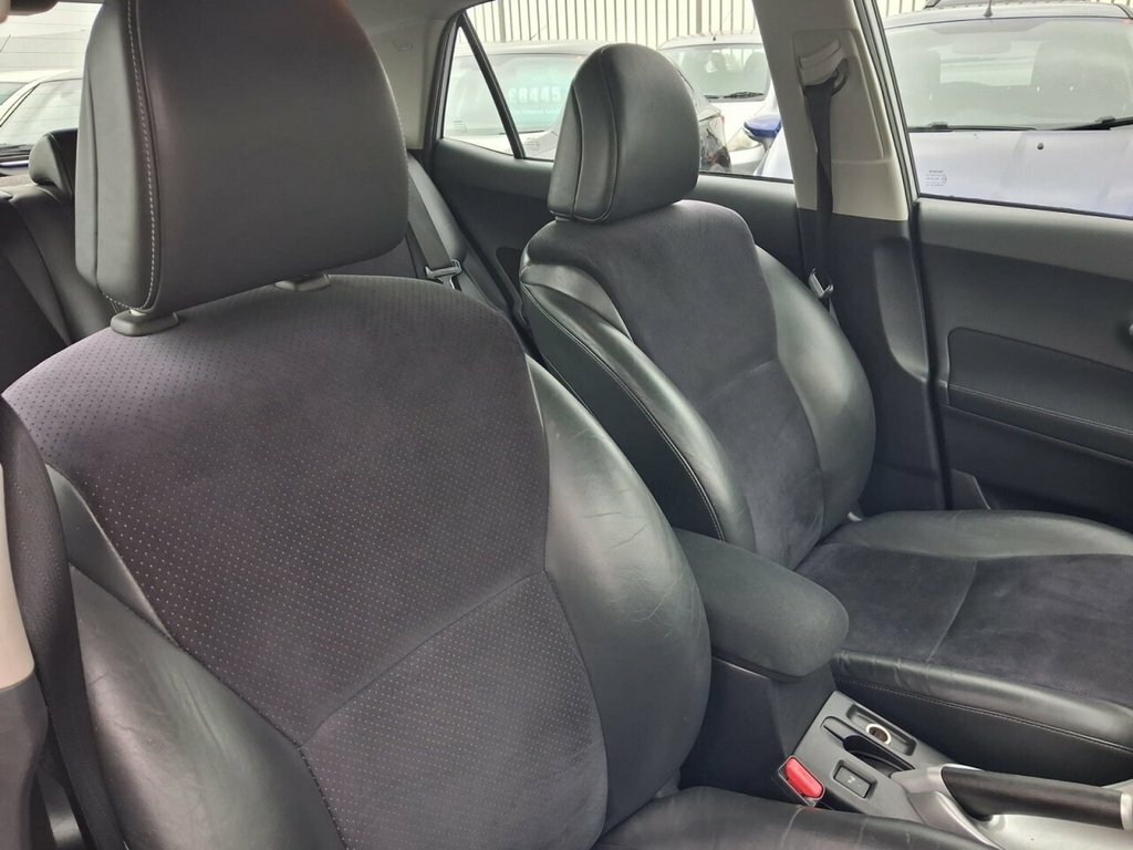 Toyota Auris 1.8L T Spirit Silver #3