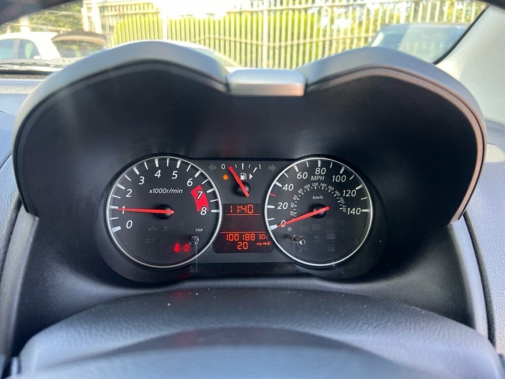 Nissan Note Tekna Beige #30
