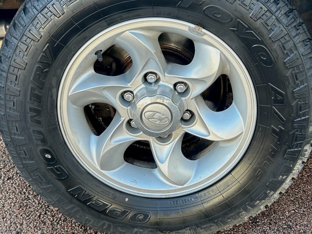Hyundai Terracan 2.9L Null Grey #21