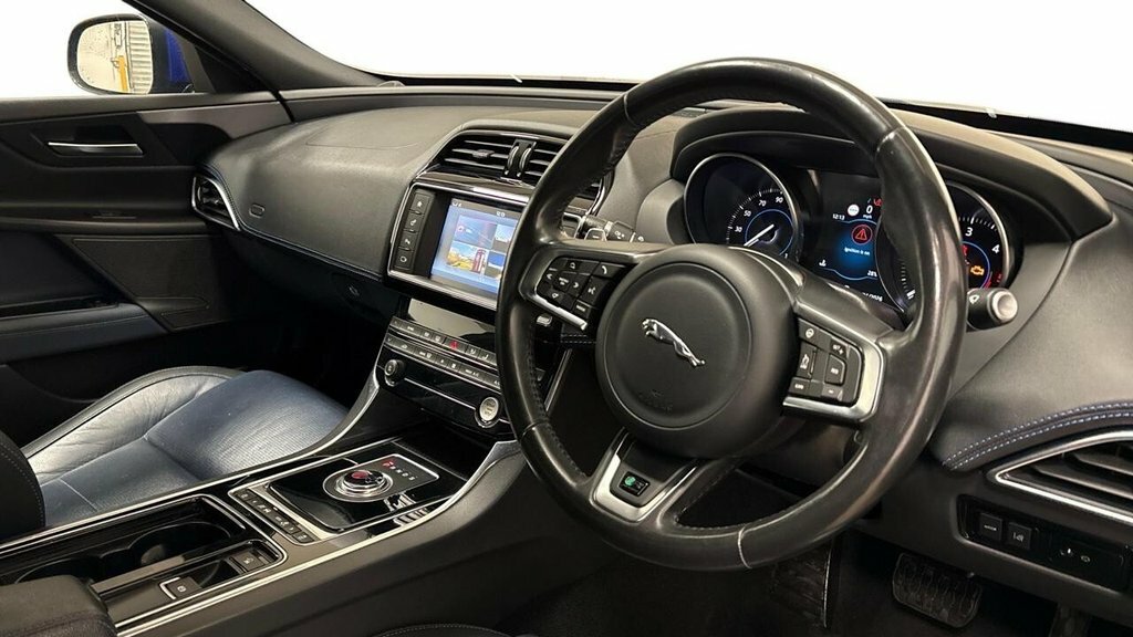 Jaguar XE 2L R-sport Blue #4