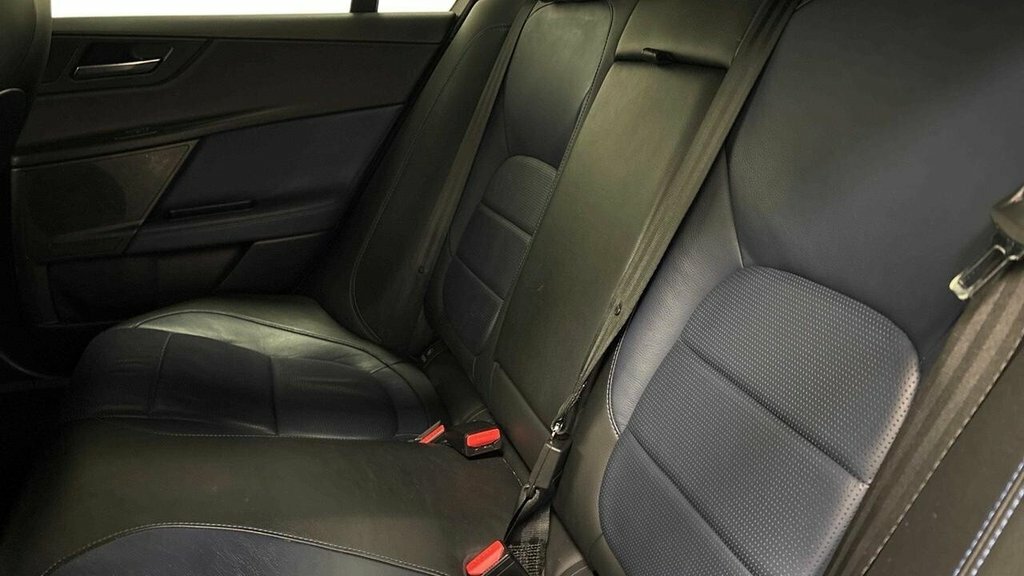 Jaguar XE 2L R-sport Blue #5