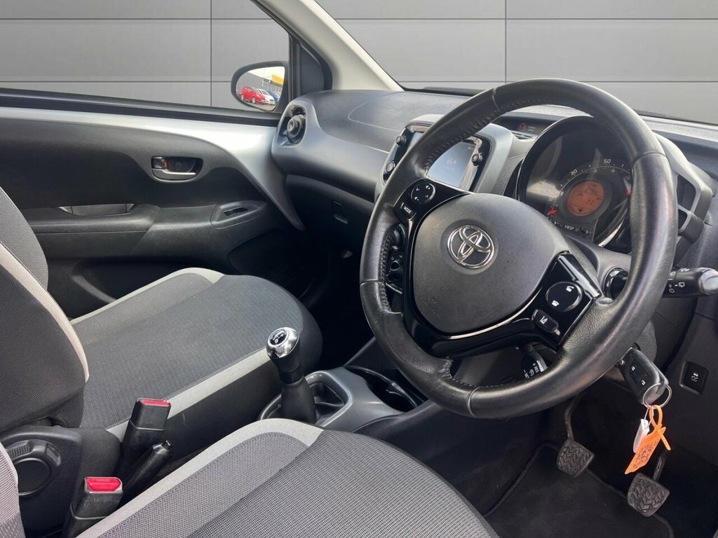 Toyota Aygo 1L X-play Silver #3