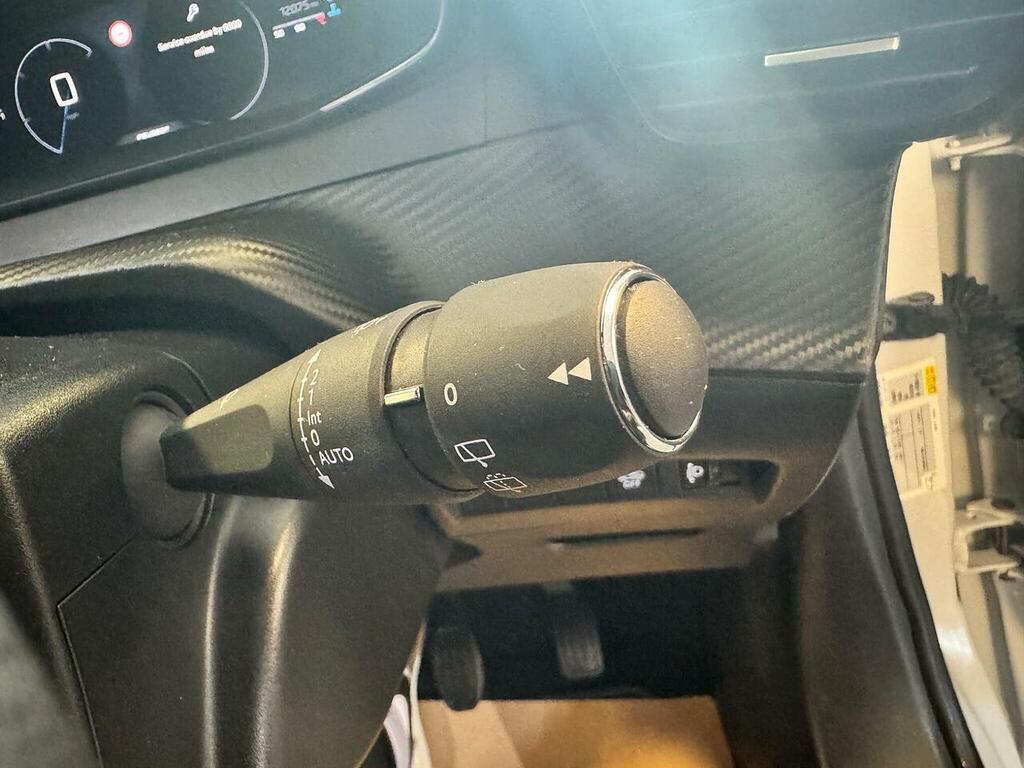 Peugeot 2008 1.2 Puretech Active Red #19