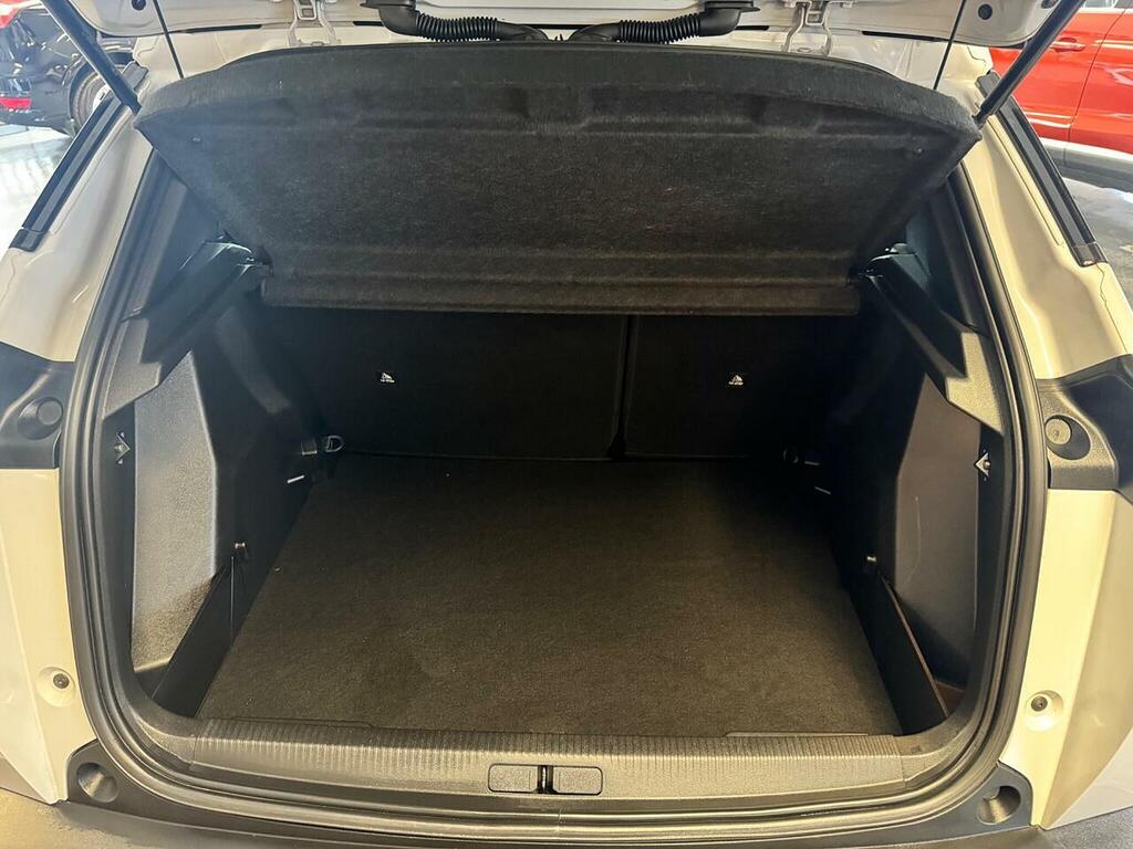 Peugeot 2008 1.2 Puretech Active Red #36