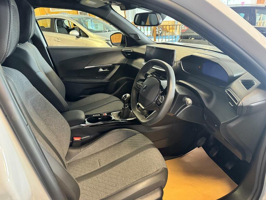 Peugeot 2008 1.2 Puretech Active Red #13