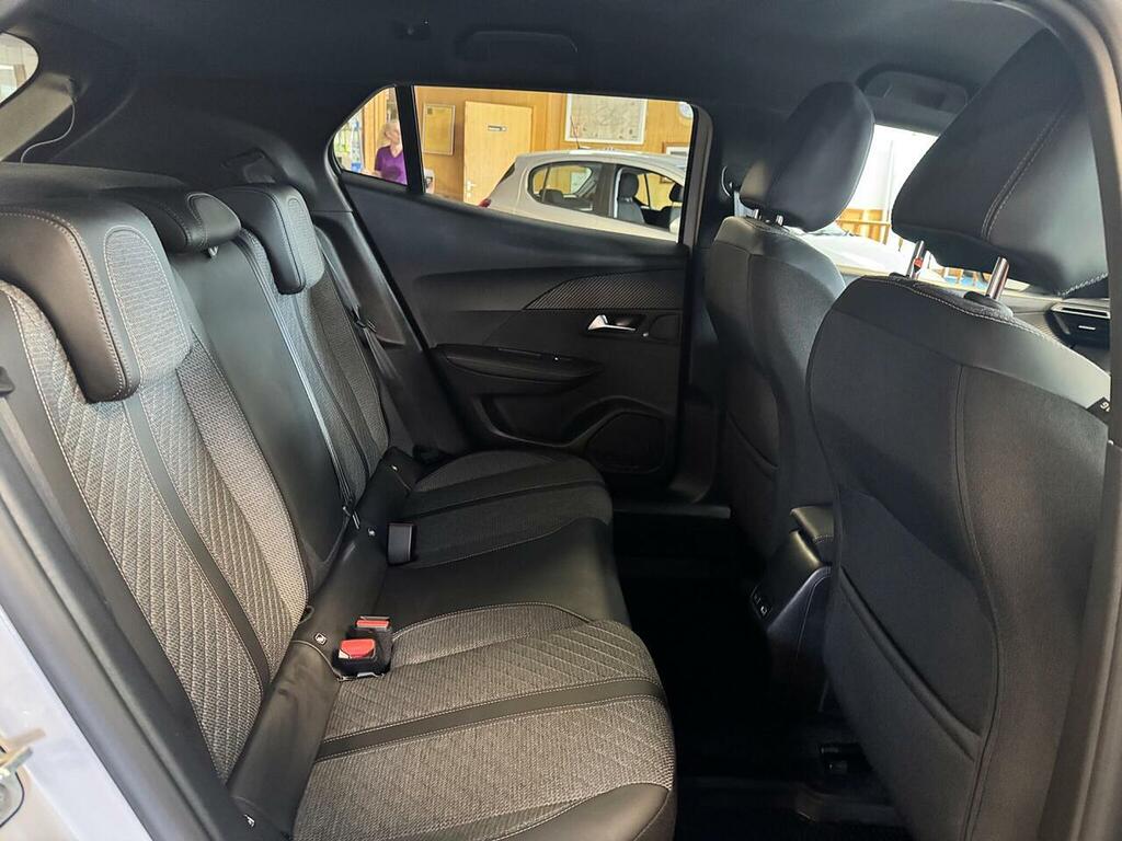 Peugeot 2008 1.2 Puretech Active Red #16