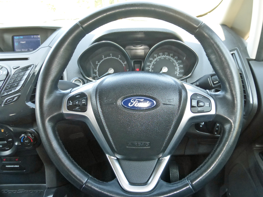Ford Ecosport White #19