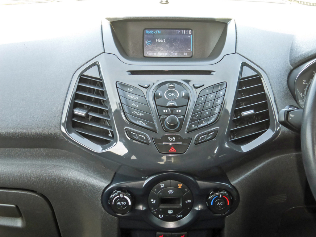 Ford Ecosport White #18