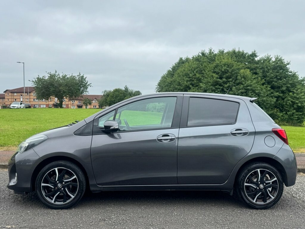 Toyota Yaris 1.3L Sport Grey #2