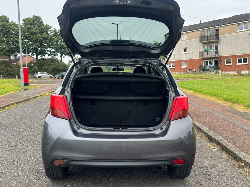 Toyota Yaris 1.3L Sport Grey #5