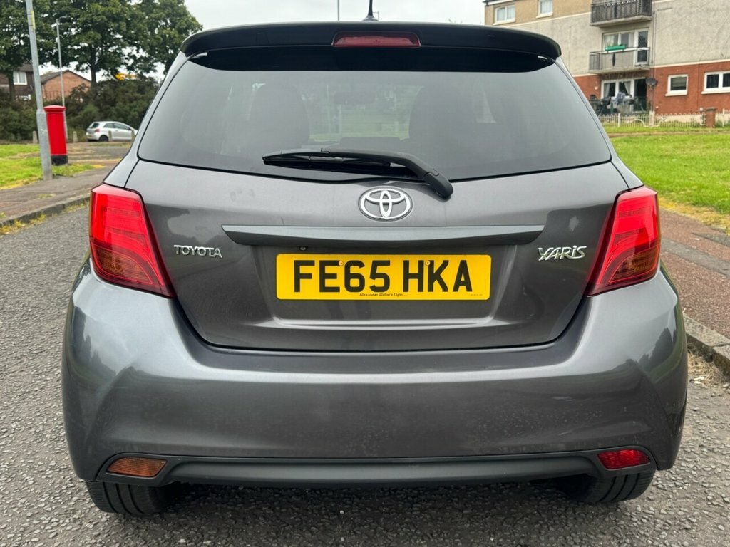 Toyota Yaris 1.3L Sport Grey #4