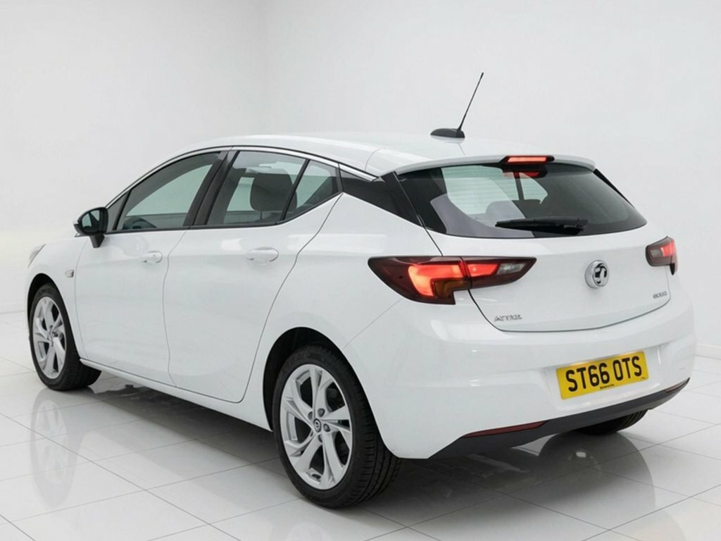 Vauxhall Astra 1L Sri White #3
