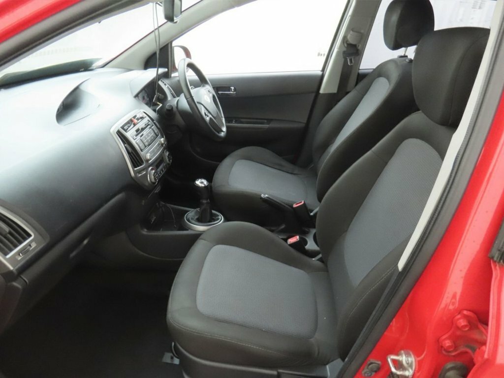 Hyundai I20 1.4L Style Red #3
