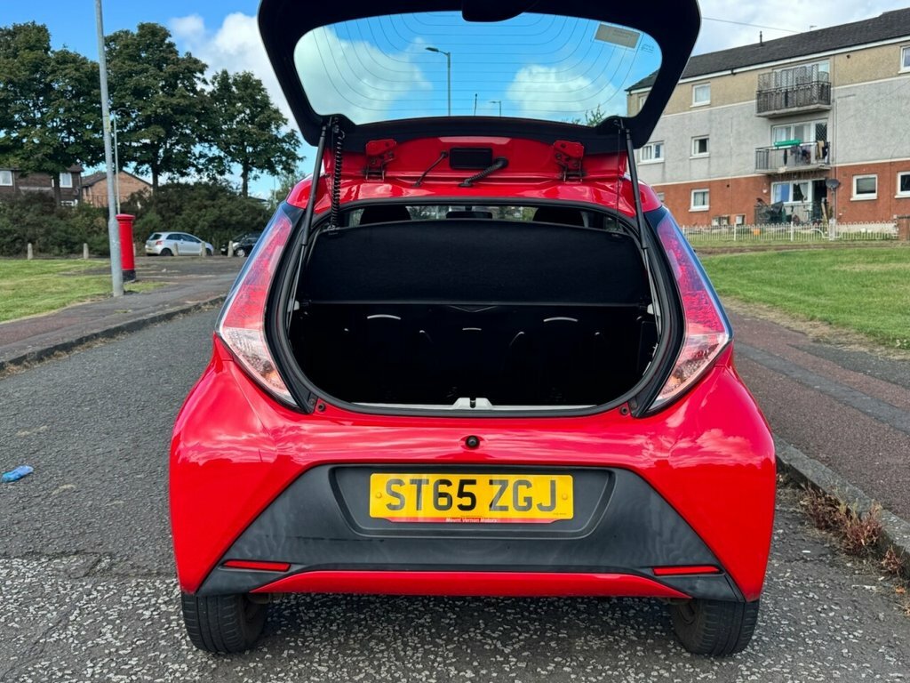 Toyota Aygo 1L X Red #5