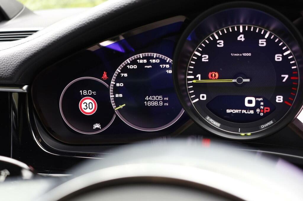 Porsche Panamera 2018 2.9 V6 E-hybrid 14Kwh 4 Sport Turismo Pet Grey #79