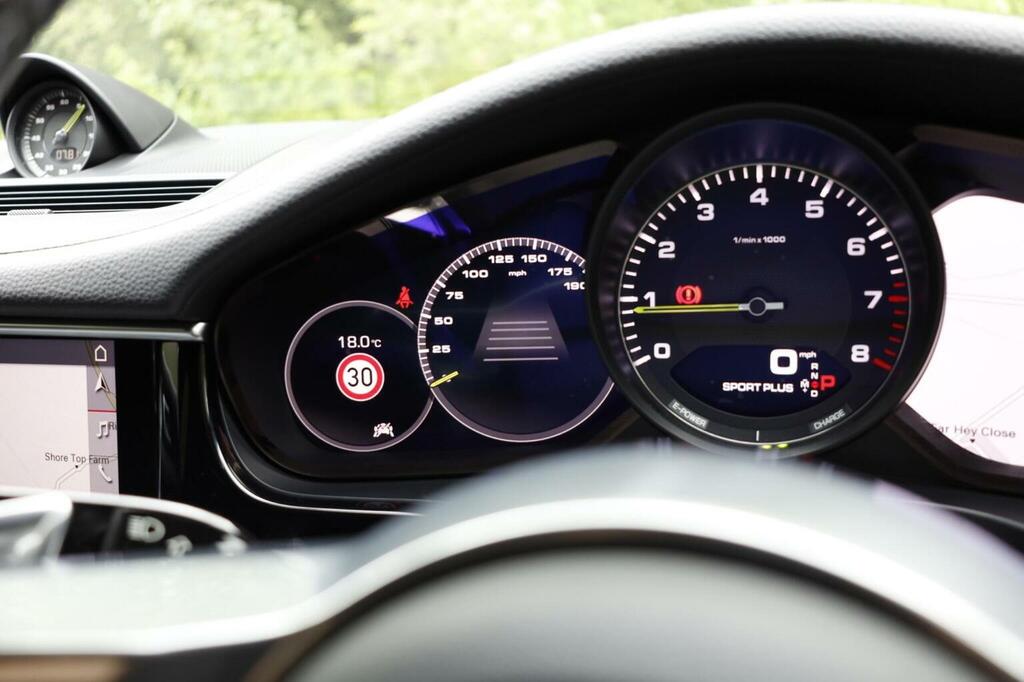 Porsche Panamera 2018 2.9 V6 E-hybrid 14Kwh 4 Sport Turismo Pet Grey #66