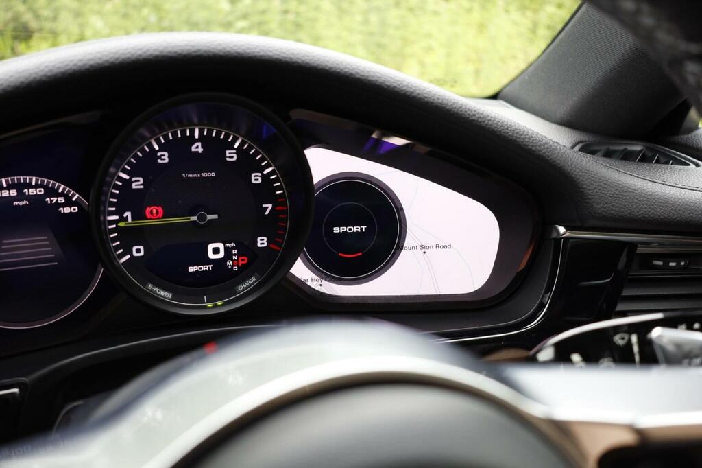 Porsche Panamera 2018 2.9 V6 E-hybrid 14Kwh 4 Sport Turismo Pet Grey #77