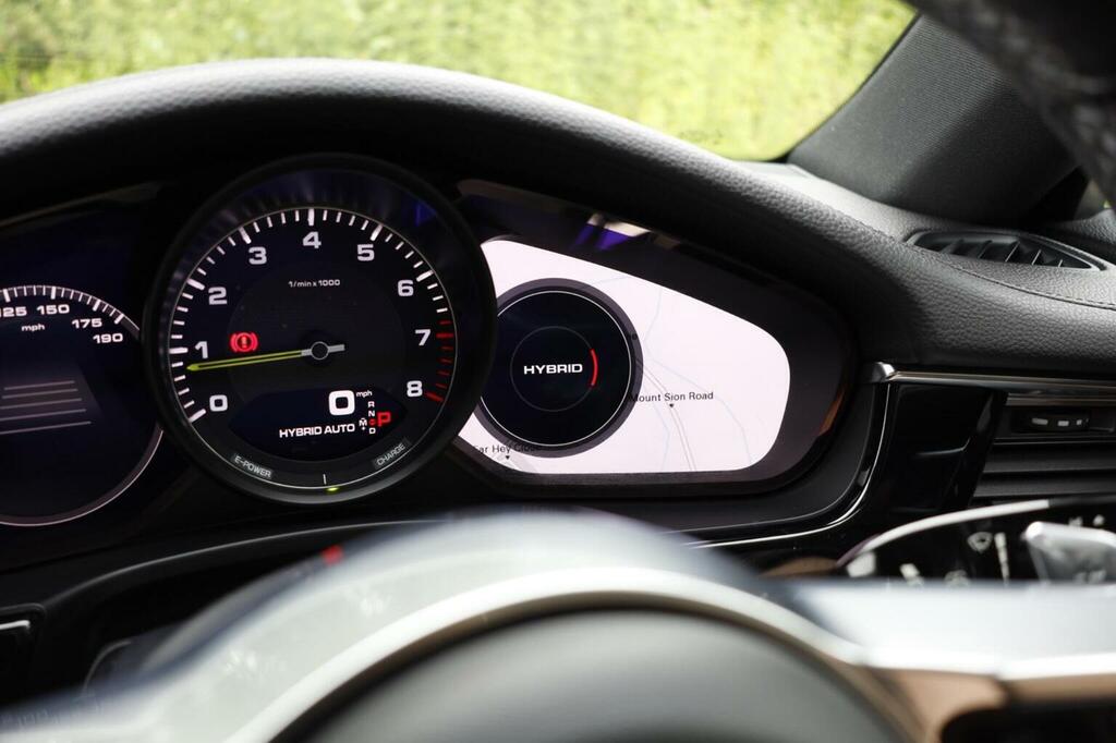 Porsche Panamera 2018 2.9 V6 E-hybrid 14Kwh 4 Sport Turismo Pet Grey #69