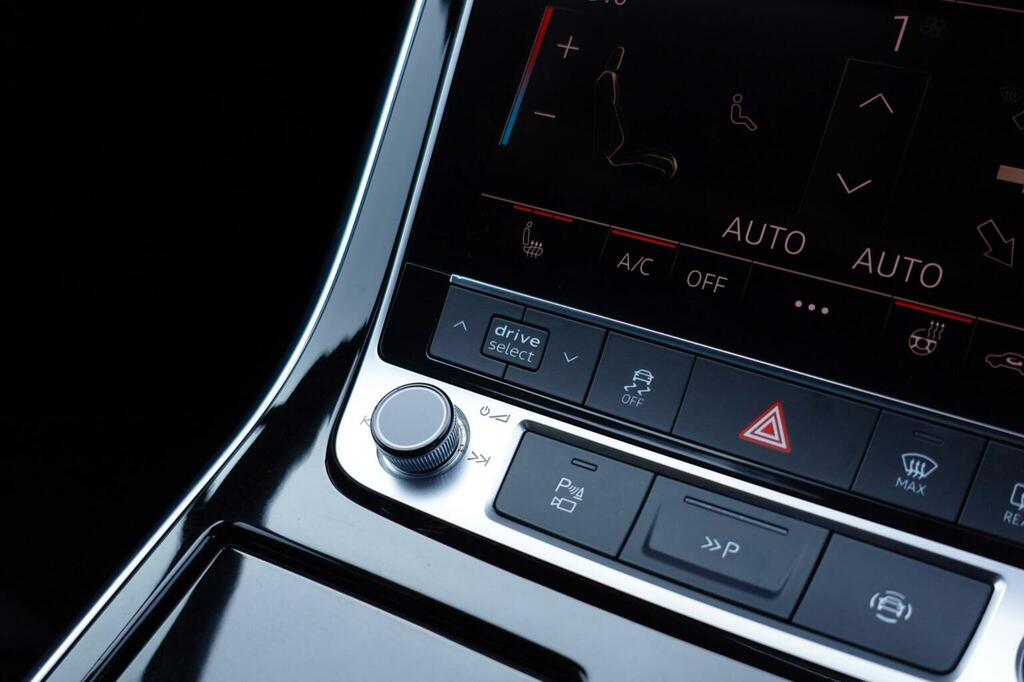 Audi Q7 S Line Blue #26