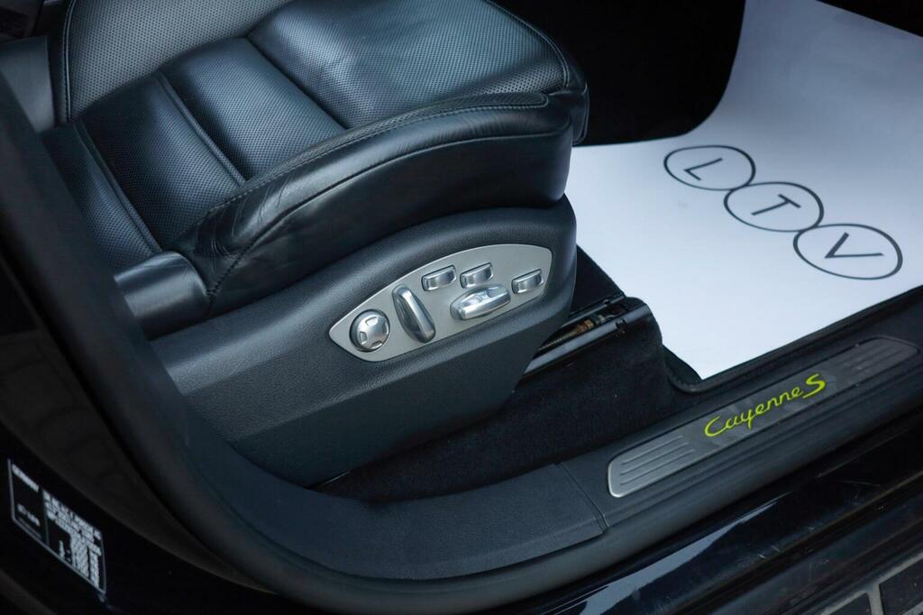 Porsche Cayenne Suv Black #44