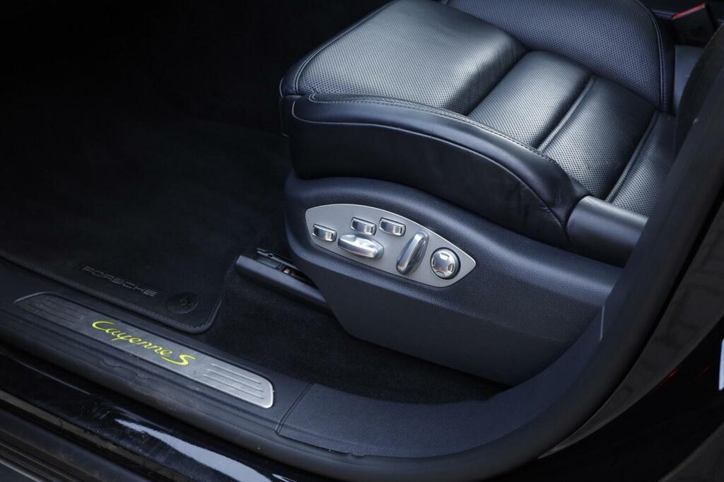 Porsche Cayenne Suv Black #37