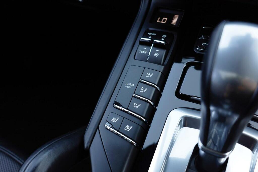 Porsche Cayenne Suv Black #38
