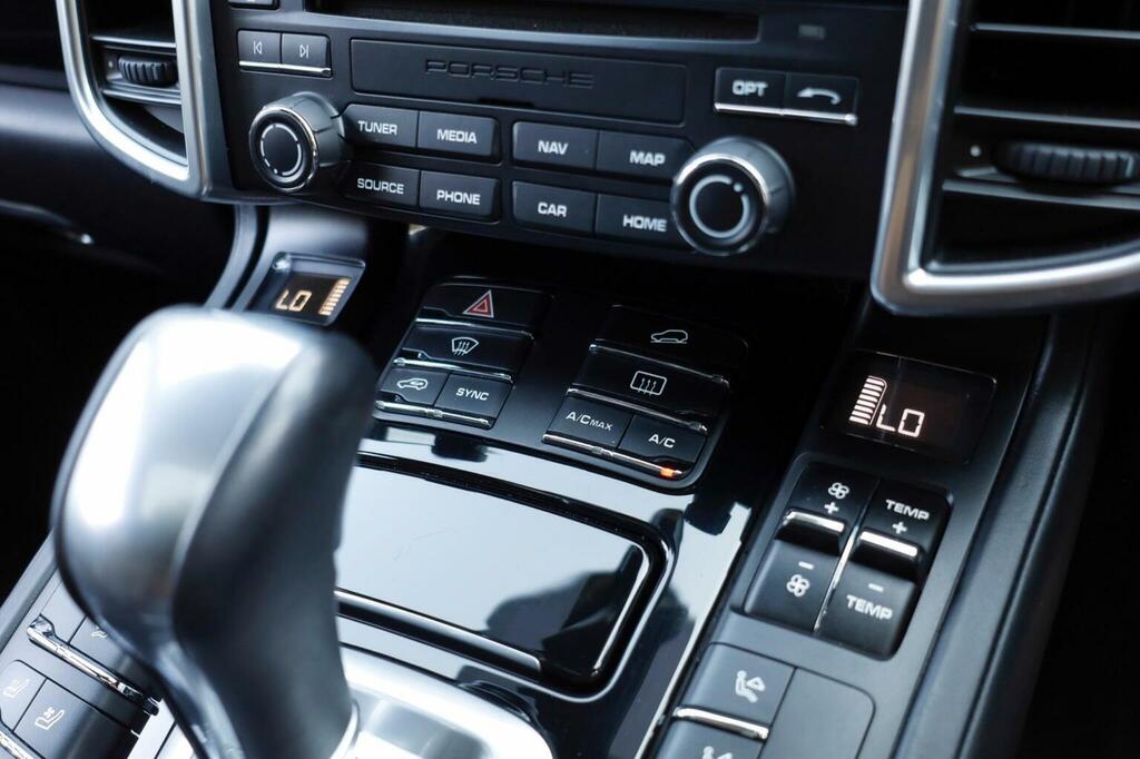 Porsche Cayenne Suv Black #40