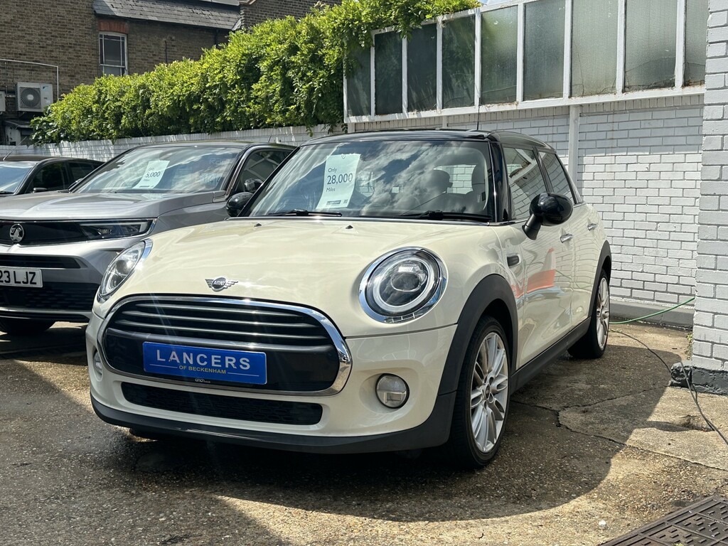 Mini Hatch 1.5 5-Door Hatch Cooper White