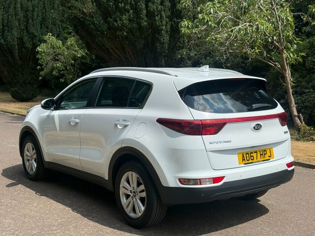 Kia Sportage Crdi 2 Suv AO67HPJ White #3