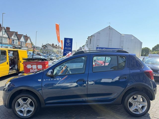 Dacia Sandero Stepway 1.5 Dci Laureate Euro 6 SV67WKO Blue #6