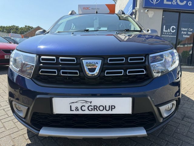 Dacia Sandero Stepway 1.5 Dci Laureate Euro 6 SV67WKO Blue #4