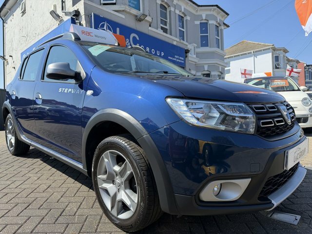 Dacia Sandero Stepway 1.5 Dci Laureate Euro 6 SV67WKO Blue #3