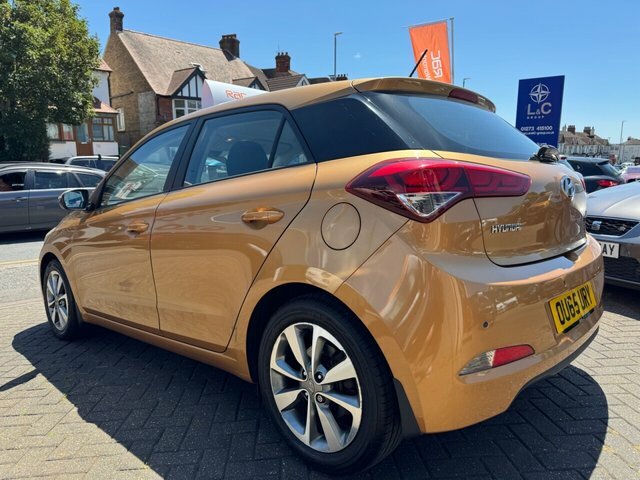 Hyundai I20 1.2 Blue Drive Se OU65URY Orange #6