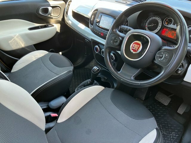 Fiat 500L 1.6 Multijet Lounge Tax- Black #17