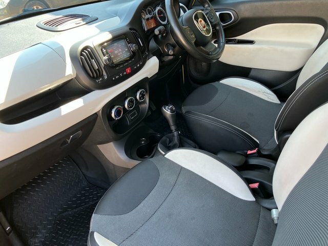 Fiat 500L 1.6 Multijet Lounge Tax- Black #10