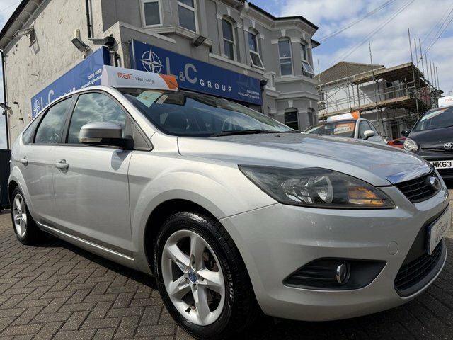 Ford Focus 1.6 Zetec Hatchback 161 G Km 99 Silver #3