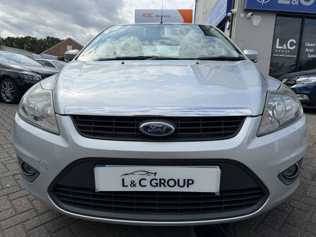 Ford Focus 1.6 Zetec Hatchback 161 G Km 99 Silver #4