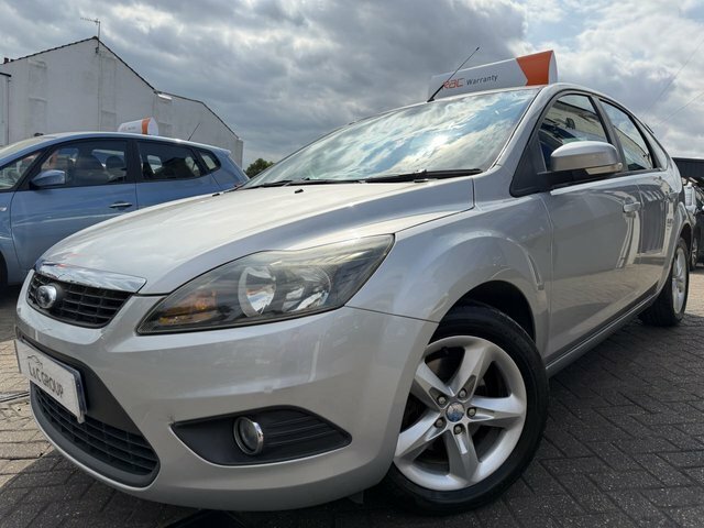 Ford Focus 1.6 Zetec Hatchback 161 G Km 99 Silver #2